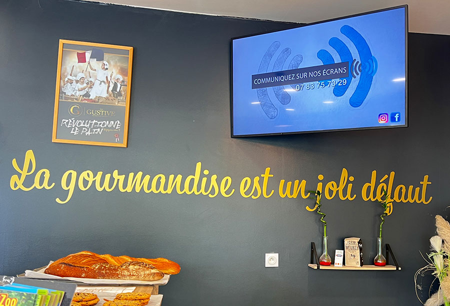Ecran d'Onde Positive à la Maison Novati , boulangerie à Benet